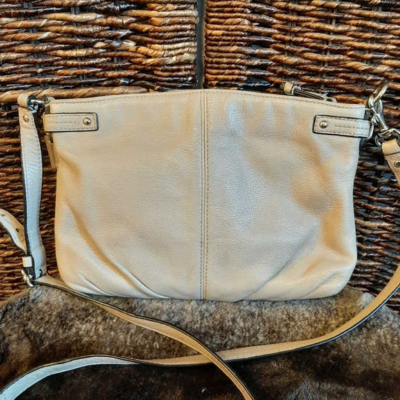 Coach Soft Pebble Leather Small Crossbody Bag Cream Gray Taupe Luxury Designer - Picture 2 of 12